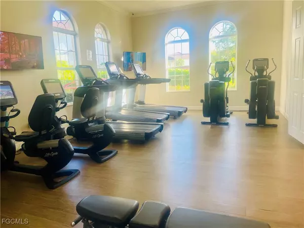 Naples, FL 34119,7024 Ambrosia LN #902