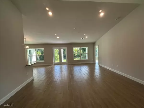 Punta Gorda, FL 33983,26209 Madras CT