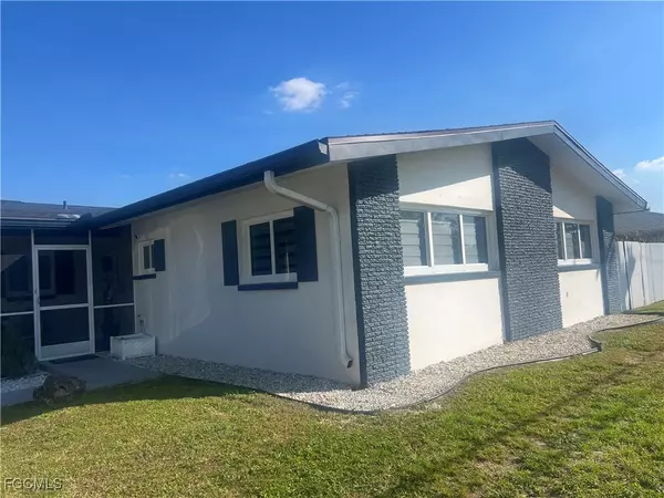 North Fort Myers, FL 33903,4418 Orange Grove BLVD