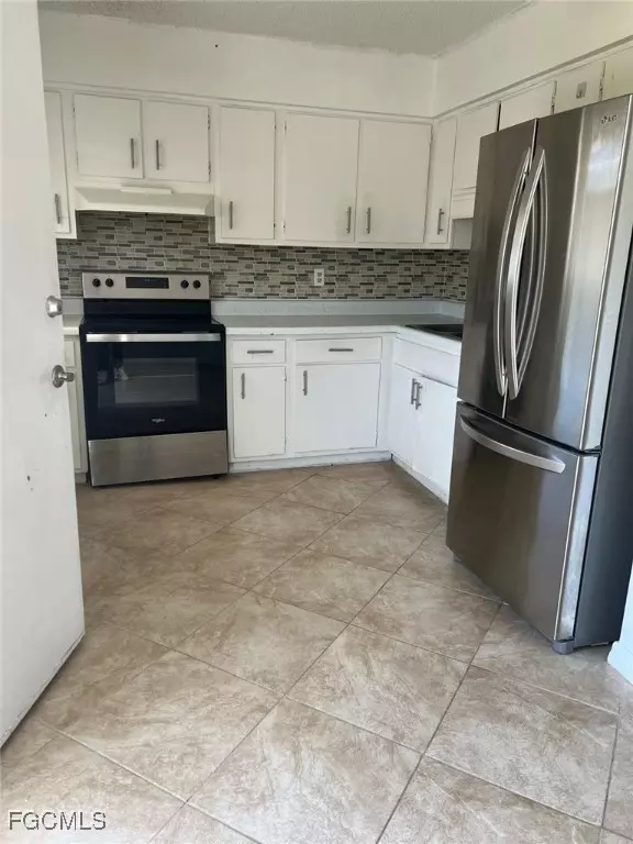 Naples, FL 34105,3325 Airport RD N #S7