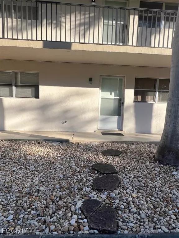 Fort Myers, FL 33907,1560 Colonial BLVD #134