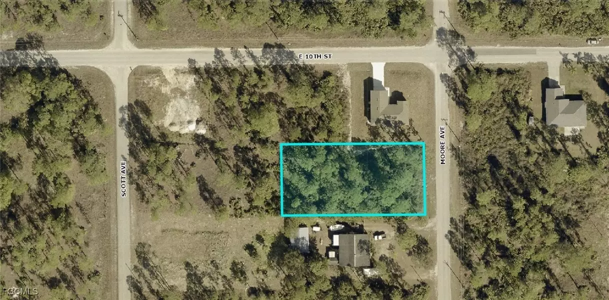 921 Moore AVE, Lehigh Acres, FL 33972