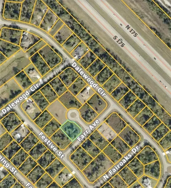 Farr AVE, North Port, FL 34288