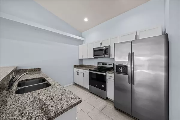 Cape Coral, FL 33991,2109-2111 Chiquita BLVD S