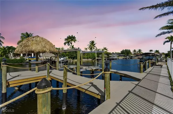 2529 SW 37th ST, Cape Coral, FL 33914