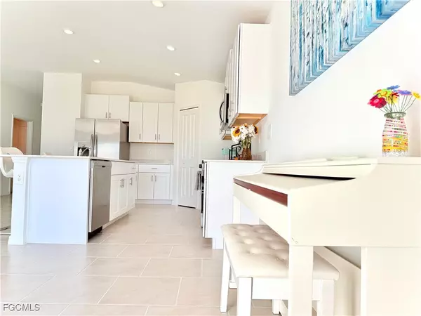 North Fort Myers, FL 33917,4110 Etna CT