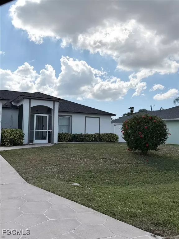 Cape Coral, FL 33990,610 SE 21st LN