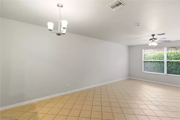 Fort Myers, FL 33967,9642 Roundstone CIR