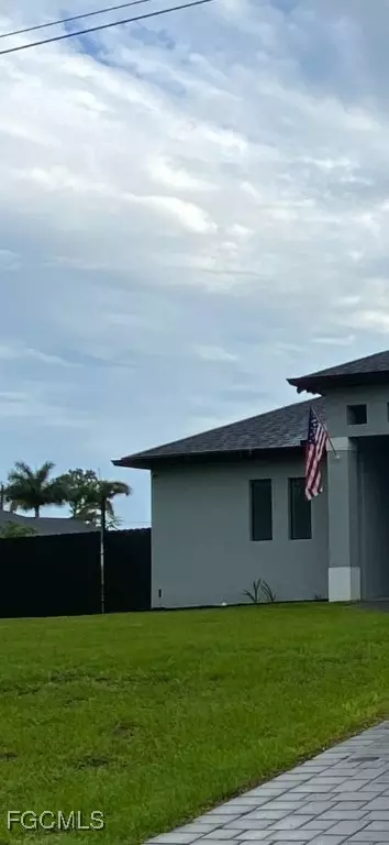 1119 Colonial ST E, Lehigh Acres, FL 33974