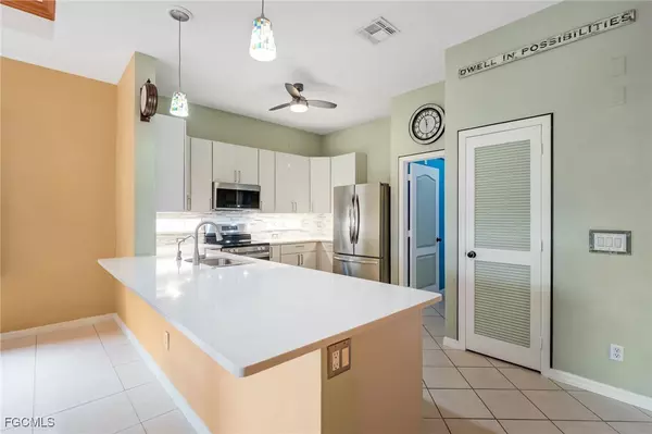 Cape Coral, FL 33909,2549 Deerfield Lake CT