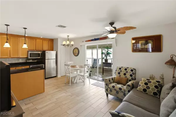 Bokeelia, FL 33922,5725 Genesee Pkwy #10