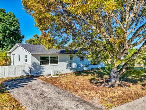 North Fort Myers, FL 33903,853 Java Plum AVE