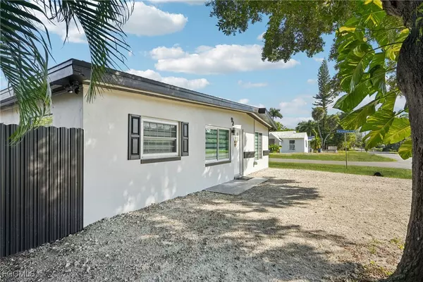 North Fort Myers, FL 33903,92 Oak ST