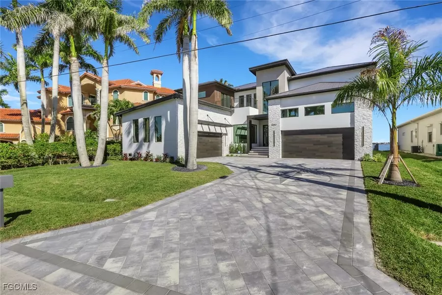 5653 Riverside DR, Cape Coral, FL 33904