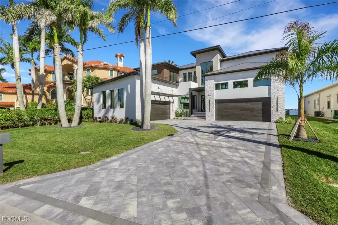 Cape Coral, FL 33904,5653 Riverside DR