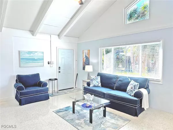 Sanibel, FL 33957,1220 Junonia ST #B1