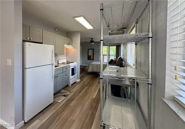 Fort Myers, FL 33919,8061 Country RD #202