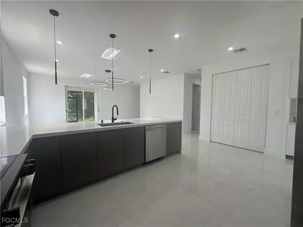 Lehigh Acres, FL 33974,574 Cypress AVE S