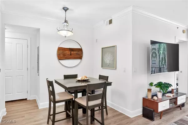 Fort Myers, FL 33916,2825 Palm Beach BLVD #317