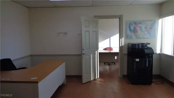 Cape Coral, FL 33904,1639 Cape Coral Pkwy E