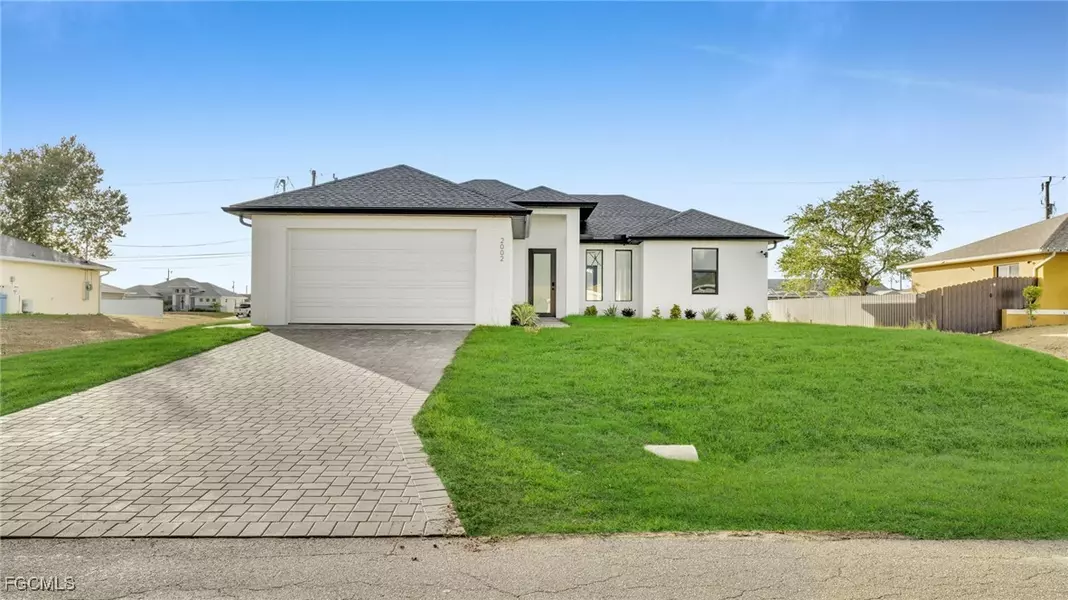 2002 NE 18th AVE, Cape Coral, FL 33909