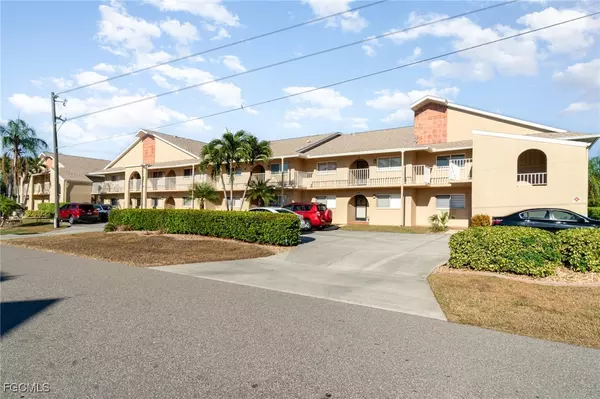 Cape Coral, FL 33904,4321 Country Club BLVD #207