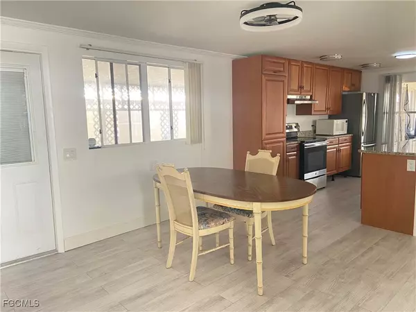 North Fort Myers, FL 33917,5506 Virginia Dare LN