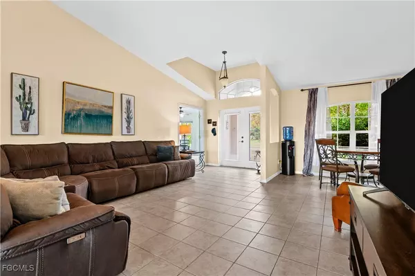 Cape Coral, FL 33909,314 NE 12th CT