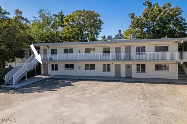 Fort Myers, FL 33901,2590 1st ST #115