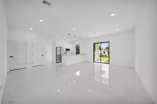 Lehigh Acres, FL 33971,3614 17th ST W