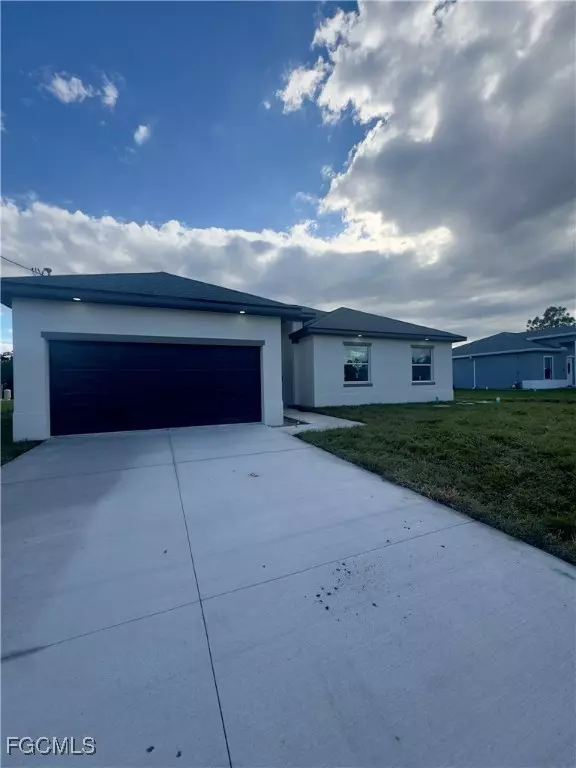 748 Chestnut ST E, Lehigh Acres, FL 33974