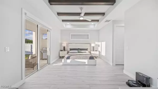 Cape Coral, FL 33993,618 NW 7th PL