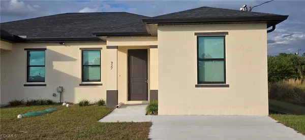 927 Chenault ST, Lehigh Acres, FL 33974