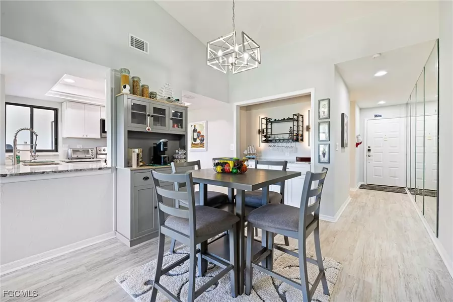 5805 Trailwinds DR #326, Fort Myers, FL 33907