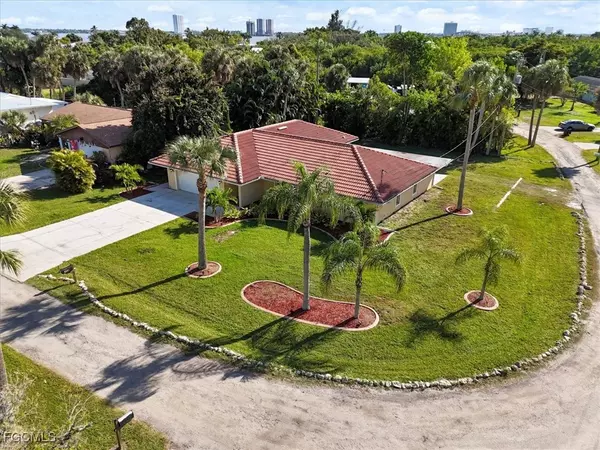 North Fort Myers, FL 33917,158 Dow LN