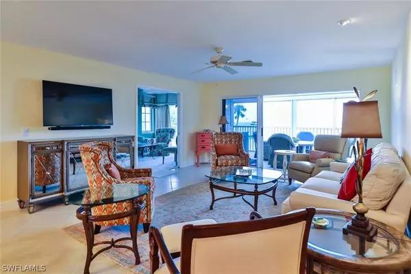 Sanibel, FL 33957,800 Sextant DR #2