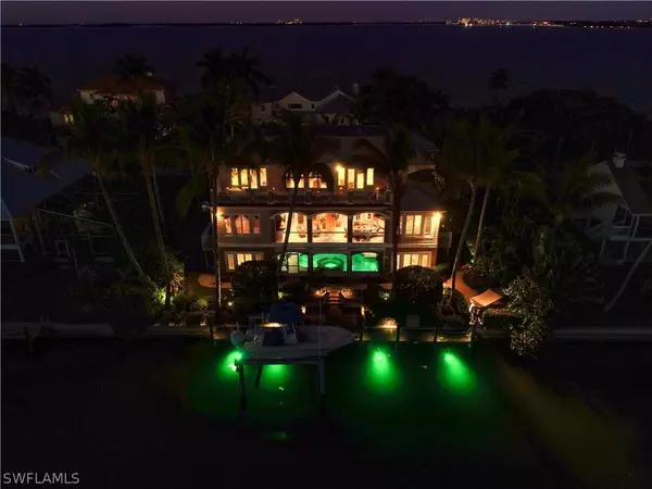 Sanibel, FL 33957,1237 Isabel DR