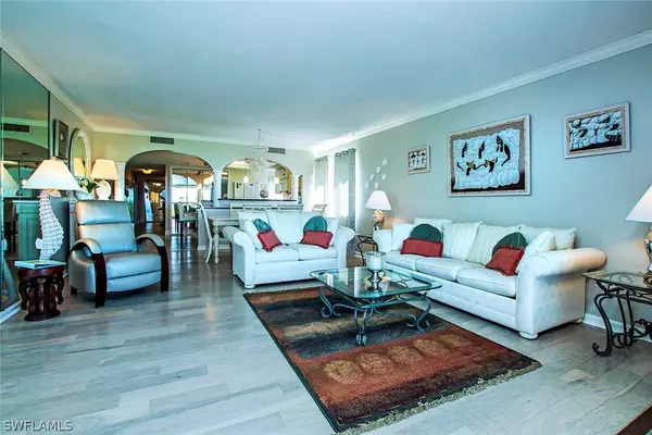 Sanibel, FL 33957,1785 Middle Gulf DR #A101