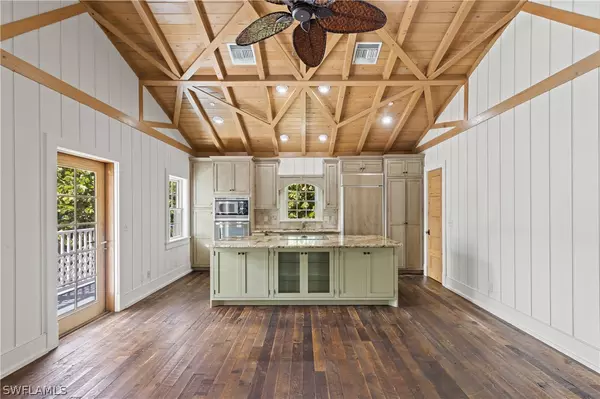 Captiva, FL 33924,11528 Andy Rosse LN