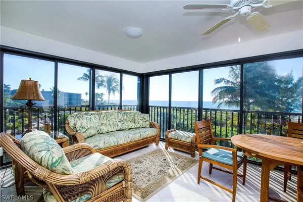 Sanibel, FL 33957,2949 W Gulf DR #201