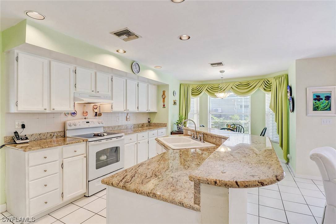 Naples, FL 34112,3745 Weymouth CIR