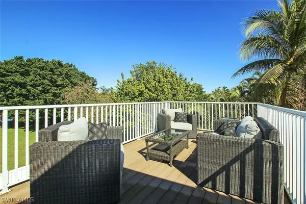 Sanibel, FL 33957,1271 Sand Castle RD