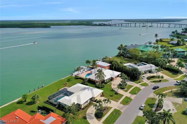 Marco Island, FL 34145,1272 Laurel CT