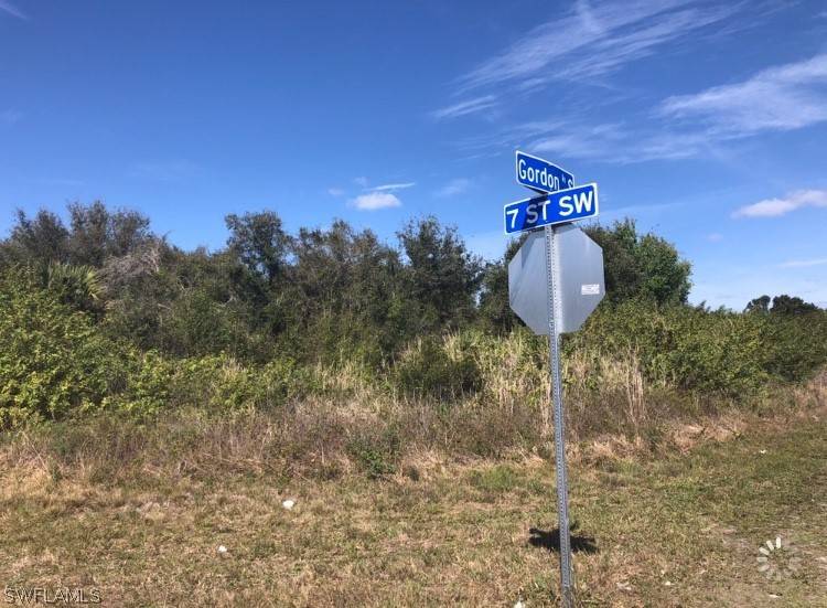 344/346 Gordon AVE S, Lehigh Acres, FL 33973