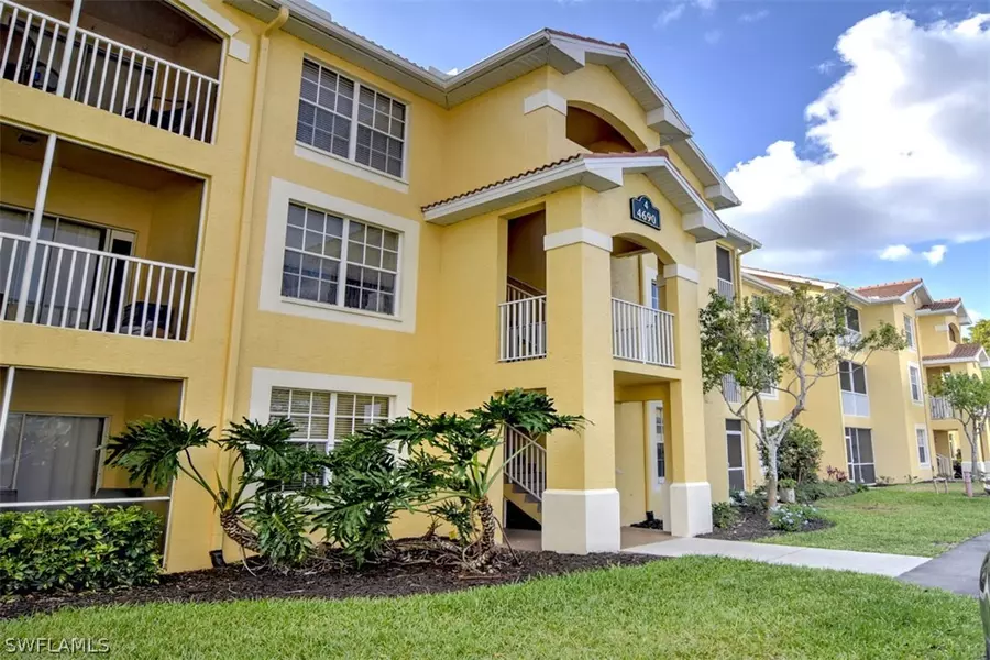 4690 Saint Croix LN #427, Naples, FL 34109