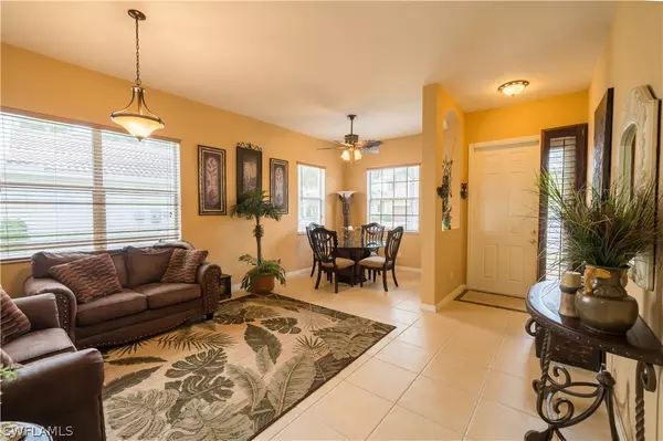 Cape Coral, FL 33909,2714 Blue Cypress Lake CT