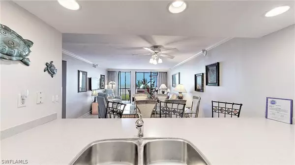 Sanibel, FL 33957,1501 Middle Gulf DR #B406