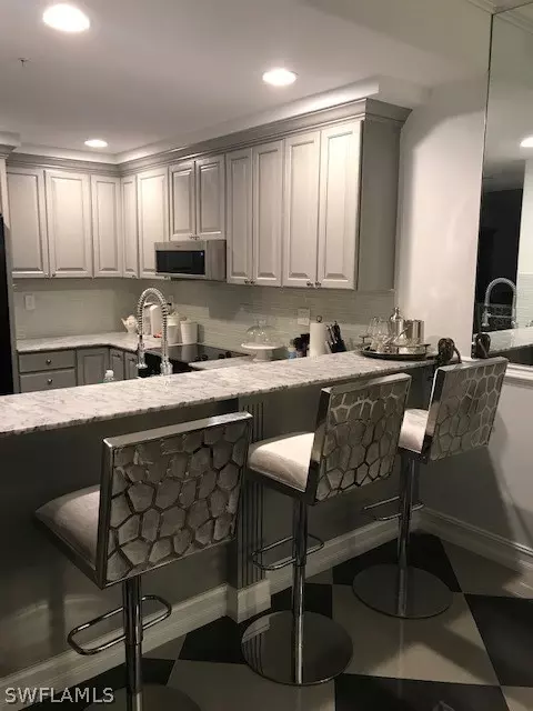 Naples, FL 34102-6258,221 9TH ST S #119