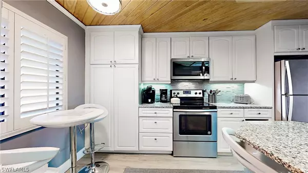 Sanibel, FL 33957,979 E Gulf DR #274