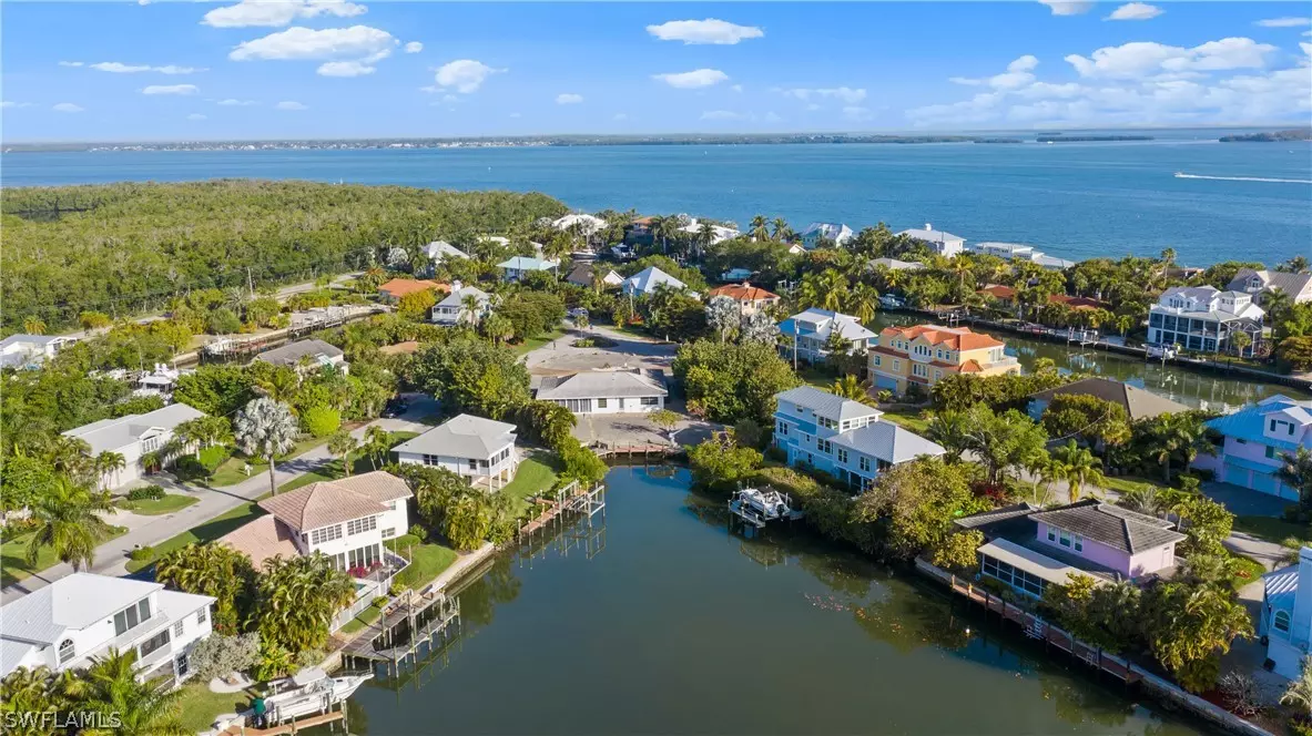 Sanibel, FL 33957,1515 Angel DR